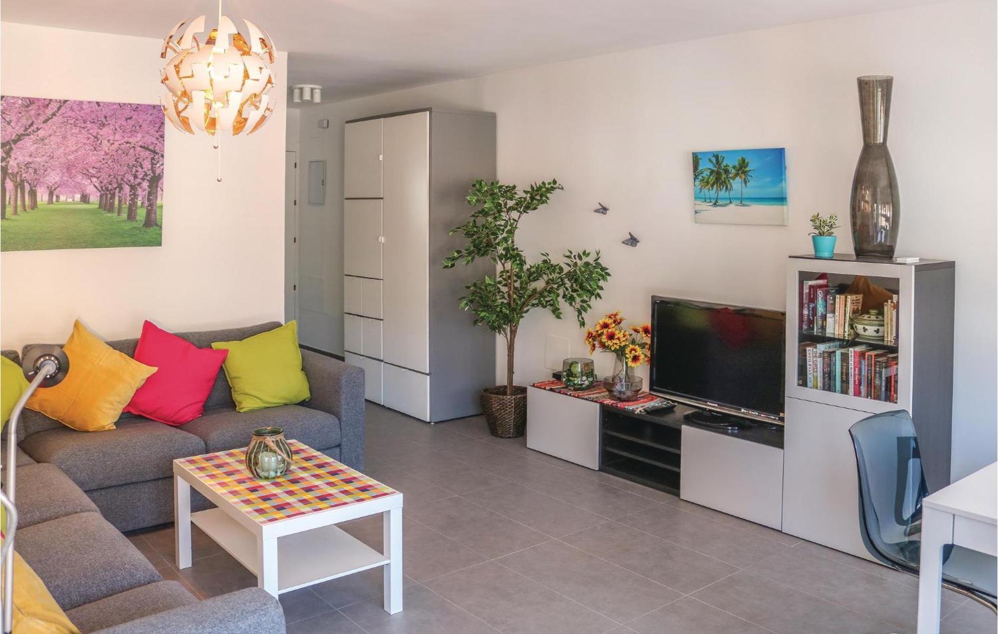 4 Bedroom Stunning Apartment In Málaga Exterior foto